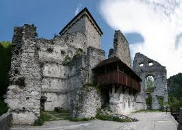 Grad Kamen (Burg Stein) aus dem 12. Jahrhundert l&auml;sst erahnen wie es hier einst aussah.