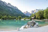 Der Jezero Jasna (klare See) wurde neu angelegt und bietet einen atemberaubenden Blick auf die Julischen Alpen.